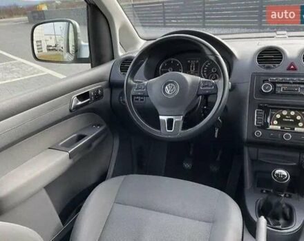 Серый Фольксваген Кадди, объемом двигателя 1.6 л и пробегом 317 тыс. км за 10800 $, фото 13 на Automoto.ua