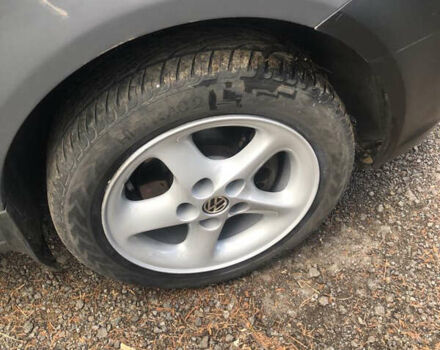 Сірий Фольксваген Кадді, об'ємом двигуна 1.6 л та пробігом 247 тис. км за 7900 $, фото 5 на Automoto.ua