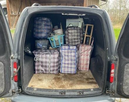 Сірий Фольксваген Кадді, об'ємом двигуна 2 л та пробігом 280 тис. км за 8774 $, фото 2 на Automoto.ua