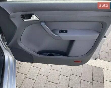 Серый Фольксваген Кадди, объемом двигателя 1.6 л и пробегом 317 тыс. км за 10800 $, фото 7 на Automoto.ua