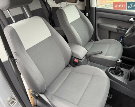 Серый Фольксваген Кадди, объемом двигателя 1.6 л и пробегом 224 тыс. км за 12700 $, фото 43 на Automoto.ua