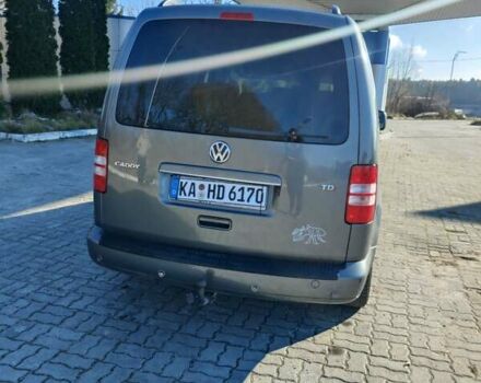 Серый Фольксваген Кадди, объемом двигателя 1.6 л и пробегом 293 тыс. км за 12600 $, фото 2 на Automoto.ua