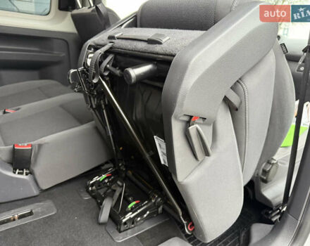 Серый Фольксваген Кадди, объемом двигателя 1.6 л и пробегом 224 тыс. км за 12700 $, фото 52 на Automoto.ua