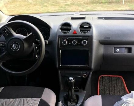 Серый Фольксваген Кадди, объемом двигателя 1.2 л и пробегом 310 тыс. км за 6000 $, фото 4 на Automoto.ua