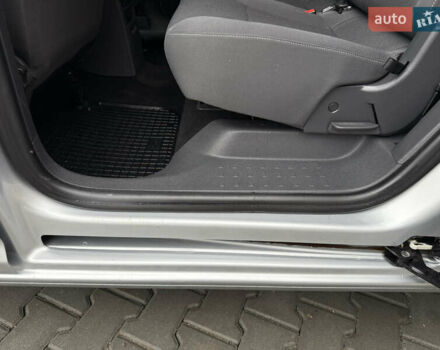 Серый Фольксваген Кадди, объемом двигателя 1.6 л и пробегом 224 тыс. км за 12700 $, фото 58 на Automoto.ua