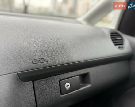 Серый Фольксваген Кадди, объемом двигателя 1.6 л и пробегом 224 тыс. км за 12700 $, фото 83 на Automoto.ua