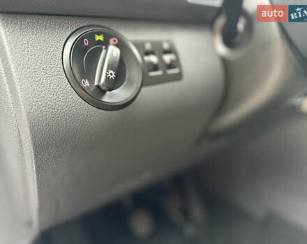 Серый Фольксваген Кадди, объемом двигателя 1.6 л и пробегом 224 тыс. км за 12700 $, фото 55 на Automoto.ua