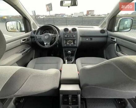 Серый Фольксваген Кадди, объемом двигателя 1.6 л и пробегом 317 тыс. км за 10800 $, фото 16 на Automoto.ua