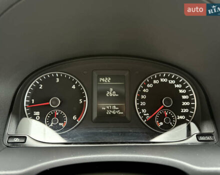 Серый Фольксваген Кадди, объемом двигателя 1.6 л и пробегом 224 тыс. км за 12700 $, фото 86 на Automoto.ua