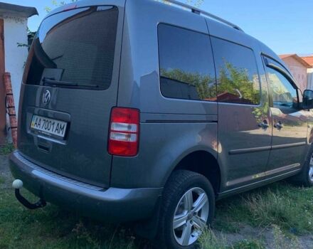 Сірий Фольксваген Кадді, об'ємом двигуна 2 л та пробігом 213 тис. км за 12000 $, фото 4 на Automoto.ua