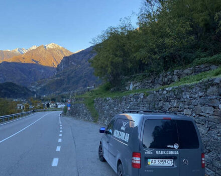 Сірий Фольксваген Кадді, об'ємом двигуна 2 л та пробігом 280 тис. км за 8774 $, фото 7 на Automoto.ua