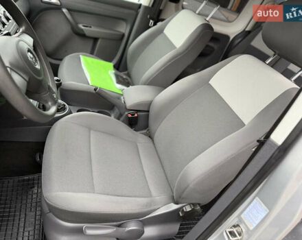 Серый Фольксваген Кадди, объемом двигателя 1.6 л и пробегом 224 тыс. км за 12700 $, фото 60 на Automoto.ua