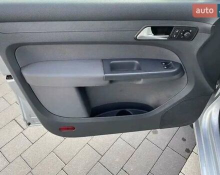 Серый Фольксваген Кадди, объемом двигателя 1.6 л и пробегом 317 тыс. км за 10800 $, фото 21 на Automoto.ua