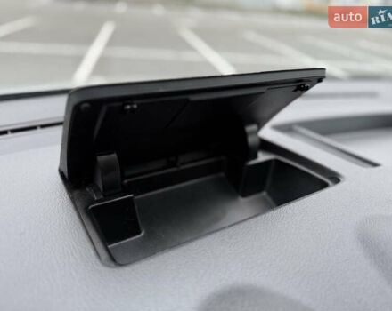 Серый Фольксваген Кадди, объемом двигателя 1.6 л и пробегом 224 тыс. км за 12700 $, фото 84 на Automoto.ua