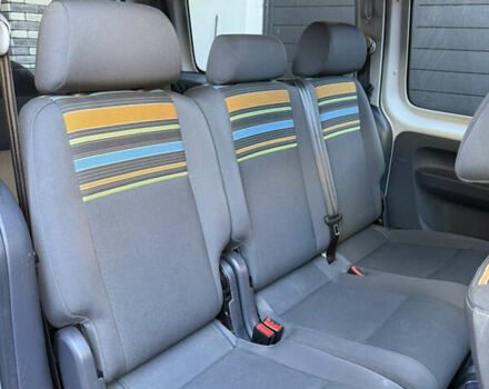 Серый Фольксваген Кадди, объемом двигателя 1.97 л и пробегом 260 тыс. км за 12800 $, фото 8 на Automoto.ua