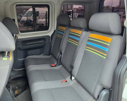 Сірий Фольксваген Кадді, об'ємом двигуна 1.6 л та пробігом 320 тис. км за 10000 $, фото 4 на Automoto.ua