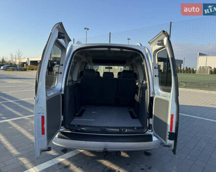 Серый Фольксваген Кадди, объемом двигателя 2 л и пробегом 263 тыс. км за 13850 $, фото 58 на Automoto.ua