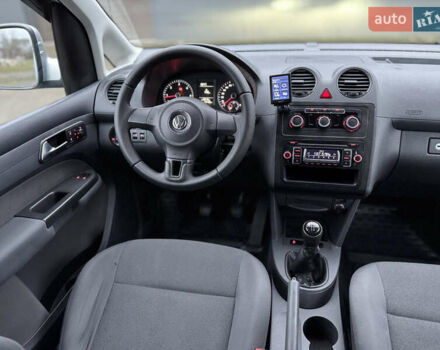 Серый Фольксваген Кадди, объемом двигателя 1.6 л и пробегом 172 тыс. км за 11000 $, фото 18 на Automoto.ua