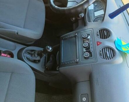 Серый Фольксваген Кадди, объемом двигателя 1.6 л и пробегом 280 тыс. км за 10000 $, фото 2 на Automoto.ua