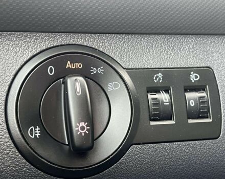 Сірий Фольксваген Кадді, об'ємом двигуна 1.6 л та пробігом 248 тис. км за 6950 $, фото 17 на Automoto.ua