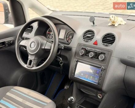 Серый Фольксваген Кадди, объемом двигателя 1.6 л и пробегом 250 тыс. км за 8700 $, фото 9 на Automoto.ua