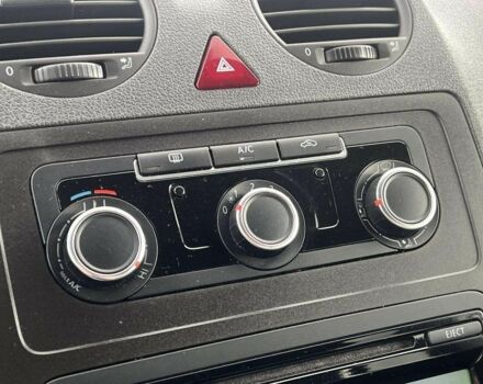 Сірий Фольксваген Кадді, об'ємом двигуна 1.6 л та пробігом 248 тис. км за 6950 $, фото 1 на Automoto.ua