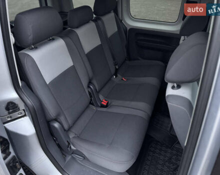 Серый Фольксваген Кадди, объемом двигателя 1.6 л и пробегом 172 тыс. км за 11000 $, фото 22 на Automoto.ua