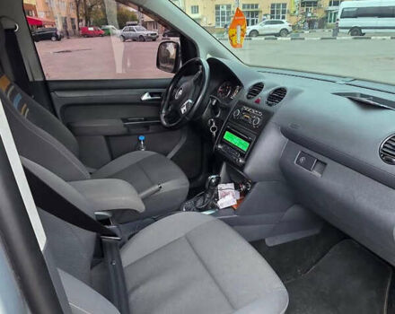 Сірий Фольксваген Кадді, об'ємом двигуна 1.6 л та пробігом 320 тис. км за 10000 $, фото 5 на Automoto.ua