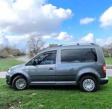 Сірий Фольксваген Кадді, об'ємом двигуна 1.6 л та пробігом 102 тис. км за 12500 $, фото 3 на Automoto.ua