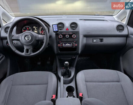 Серый Фольксваген Кадди, объемом двигателя 1.6 л и пробегом 172 тыс. км за 11000 $, фото 17 на Automoto.ua