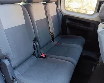 Серый Фольксваген Кадди, объемом двигателя 1.6 л и пробегом 280 тыс. км за 10000 $, фото 1 на Automoto.ua