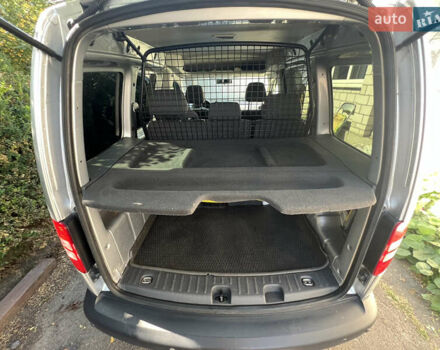 Серый Фольксваген Кадди, объемом двигателя 1.6 л и пробегом 222 тыс. км за 10000 $, фото 10 на Automoto.ua