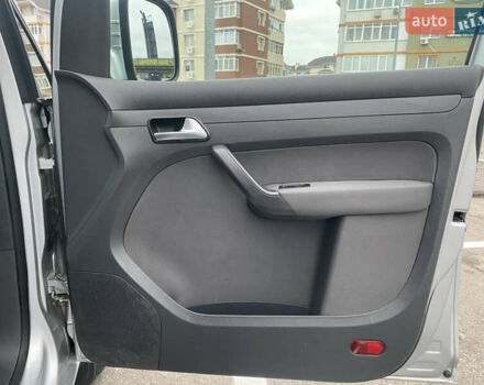 Серый Фольксваген Кадди, объемом двигателя 1.6 л и пробегом 296 тыс. км за 12300 $, фото 23 на Automoto.ua