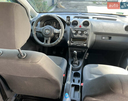 Серый Фольксваген Кадди, объемом двигателя 1.6 л и пробегом 222 тыс. км за 10000 $, фото 8 на Automoto.ua