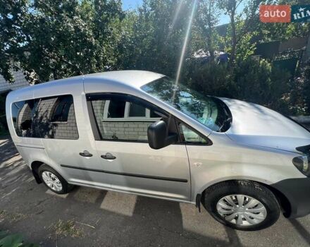 Серый Фольксваген Кадди, объемом двигателя 1.6 л и пробегом 222 тыс. км за 10000 $, фото 2 на Automoto.ua