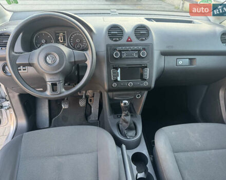 Серый Фольксваген Кадди, объемом двигателя 2 л и пробегом 251 тыс. км за 13200 $, фото 13 на Automoto.ua