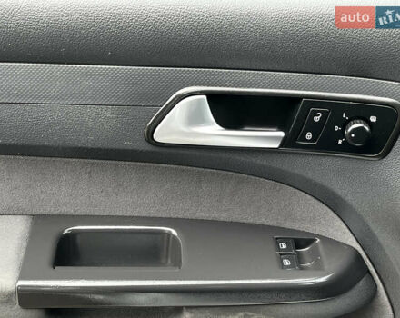 Серый Фольксваген Кадди, объемом двигателя 1.6 л и пробегом 237 тыс. км за 11999 $, фото 17 на Automoto.ua