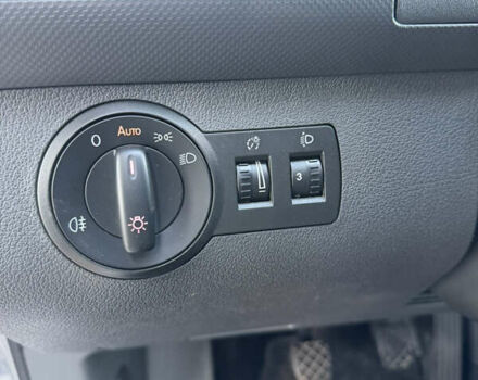 Серый Фольксваген Кадди, объемом двигателя 1.6 л и пробегом 191 тыс. км за 12200 $, фото 12 на Automoto.ua