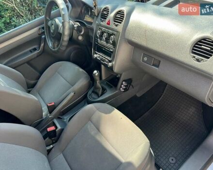 Серый Фольксваген Кадди, объемом двигателя 1.6 л и пробегом 222 тыс. км за 10000 $, фото 14 на Automoto.ua