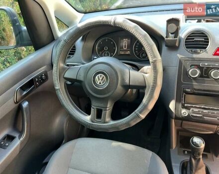 Серый Фольксваген Кадди, объемом двигателя 1.6 л и пробегом 222 тыс. км за 10000 $, фото 9 на Automoto.ua
