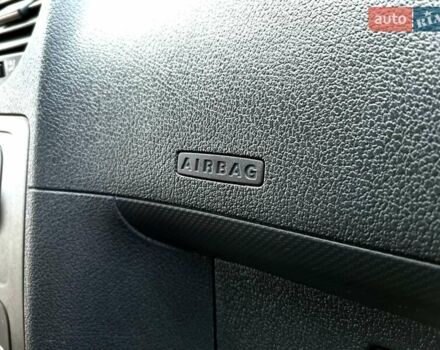 Серый Фольксваген Кадди, объемом двигателя 1.6 л и пробегом 248 тыс. км за 13700 $, фото 59 на Automoto.ua