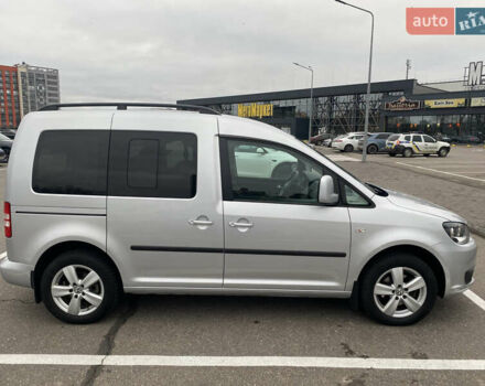 Серый Фольксваген Кадди, объемом двигателя 1.6 л и пробегом 296 тыс. км за 12300 $, фото 6 на Automoto.ua