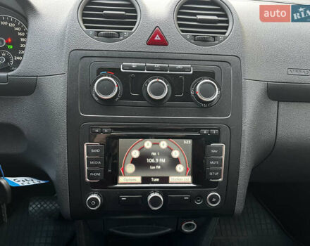 Сірий Фольксваген Кадді, об'ємом двигуна 1.6 л та пробігом 237 тис. км за 11999 $, фото 23 на Automoto.ua