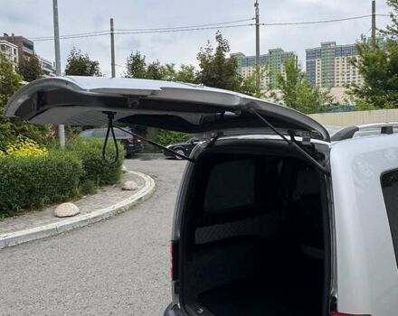 Серый Фольксваген Кадди, объемом двигателя 1.6 л и пробегом 238 тыс. км за 10990 $, фото 8 на Automoto.ua