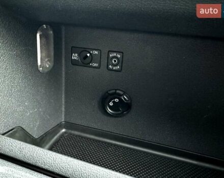 Серый Фольксваген Кадди, объемом двигателя 1.6 л и пробегом 248 тыс. км за 13700 $, фото 62 на Automoto.ua