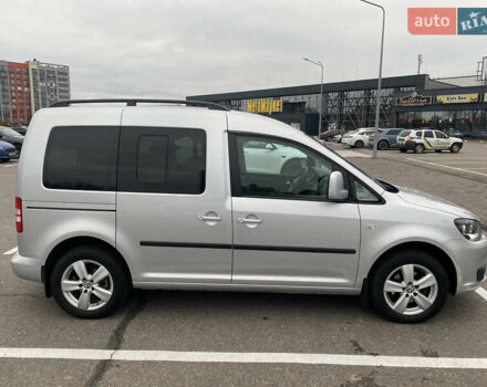 Серый Фольксваген Кадди, объемом двигателя 1.6 л и пробегом 296 тыс. км за 12300 $, фото 5 на Automoto.ua