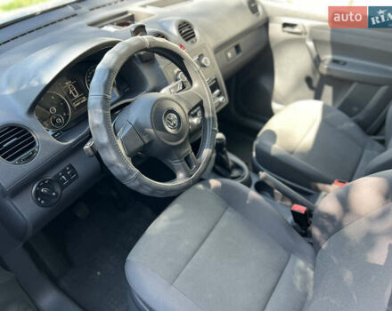 Серый Фольксваген Кадди, объемом двигателя 1.6 л и пробегом 222 тыс. км за 10000 $, фото 13 на Automoto.ua
