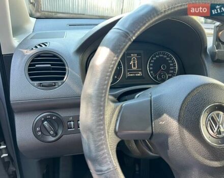 Серый Фольксваген Кадди, объемом двигателя 1.6 л и пробегом 222 тыс. км за 10000 $, фото 12 на Automoto.ua