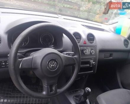 Серый Фольксваген Кадди, объемом двигателя 1.6 л и пробегом 298 тыс. км за 12500 $, фото 23 на Automoto.ua