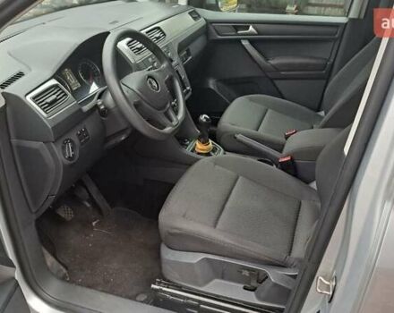 Серый Фольксваген Кадди, объемом двигателя 1.97 л и пробегом 270 тыс. км за 13600 $, фото 11 на Automoto.ua